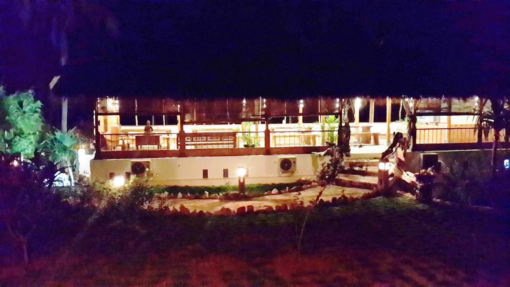 Ary'S Lagoon Bungalow & Hotel Karimunjawa Kültér fotó